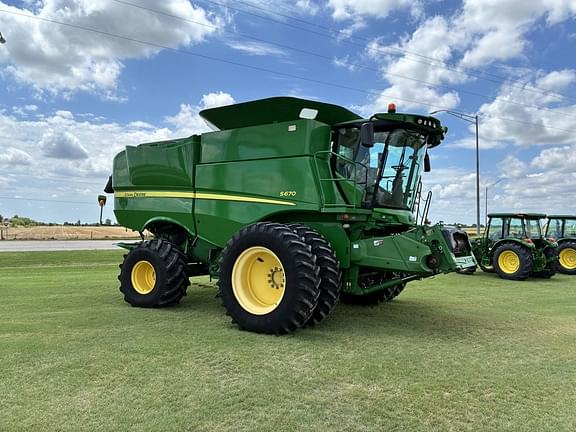 Image of John Deere S670 equipment image 2