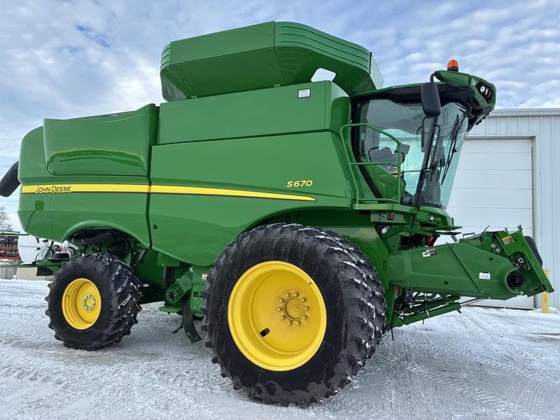 Image of John Deere S670 Primary image