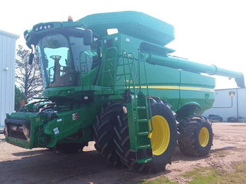 Main image John Deere S670