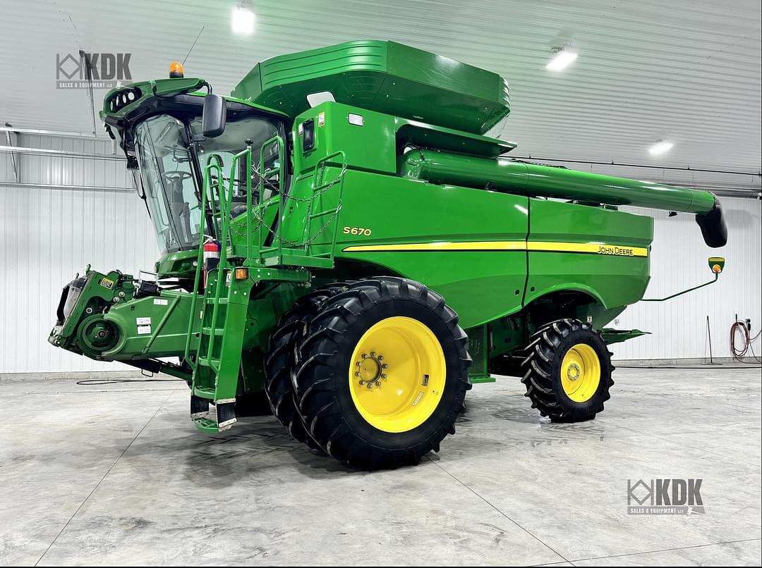 Image of John Deere S670 Primary image