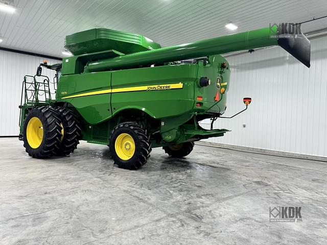 Image of John Deere S670 equipment image 2