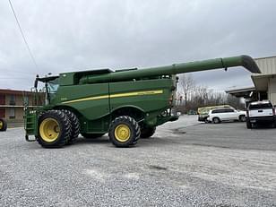 Main image John Deere S670 7