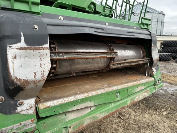 Image of John Deere S670 equipment image 3