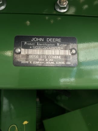 2013 John Deere S670 Equipment Image0