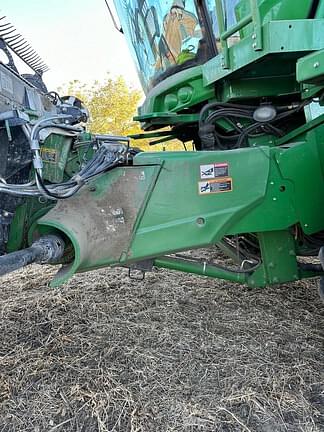 Image of John Deere S670 equipment image 4