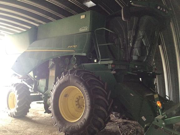 Image of John Deere S670 equipment image 4