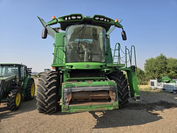 Image of John Deere S670 equipment image 1