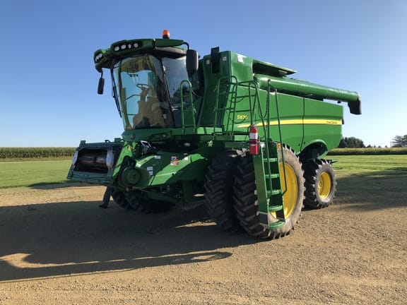 Main image John Deere S670