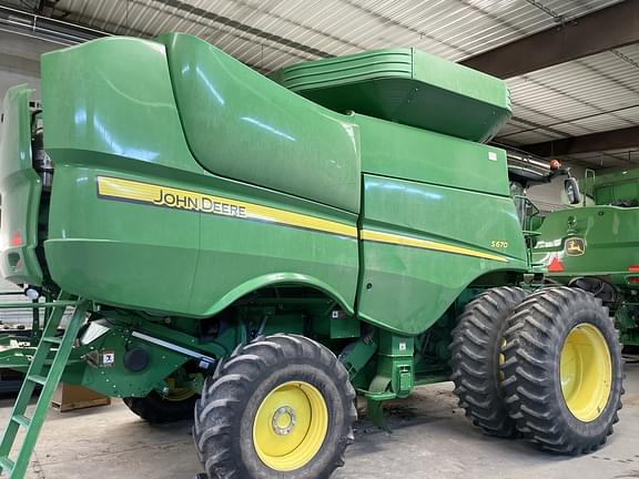 Image of John Deere S670 equipment image 1