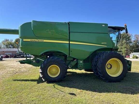 Image of John Deere S670 equipment image 4