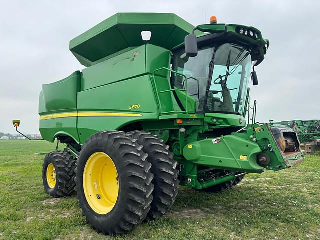 Image of John Deere S670 equipment image 1