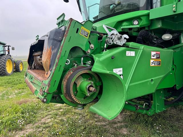 Image of John Deere S670 equipment image 2