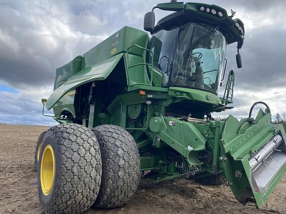 Image of John Deere S680 equipment image 4