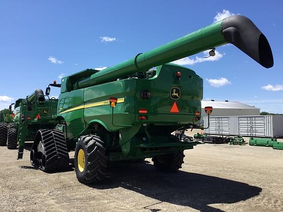 Image of John Deere S680 equipment image 4