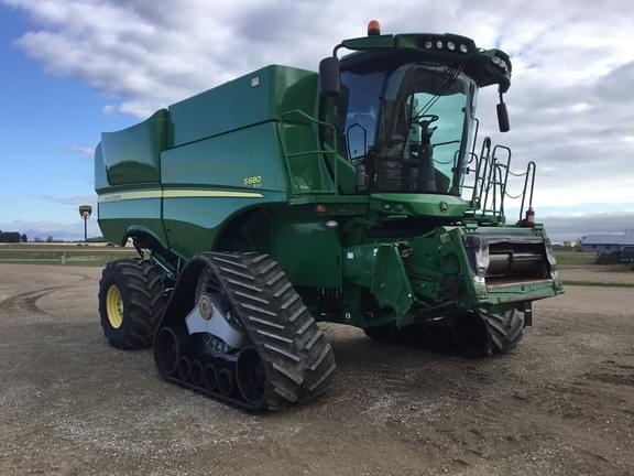 Image of John Deere S680 equipment image 1