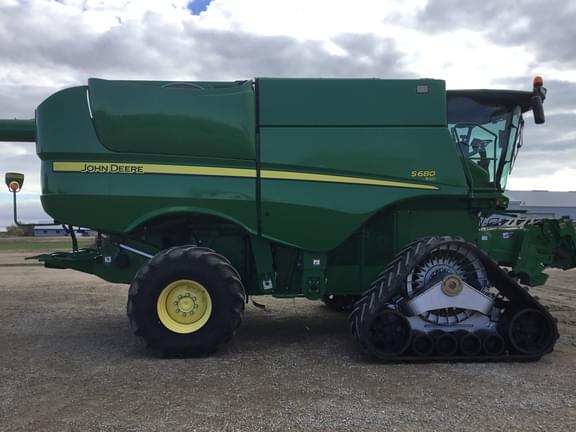 Image of John Deere S680 equipment image 4
