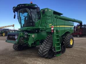 2013 John Deere S680 Image