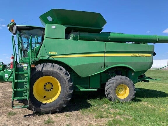 Main image John Deere S680