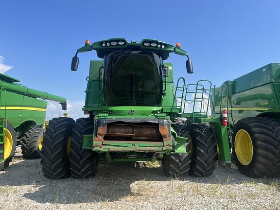 Image of John Deere S680 equipment image 1