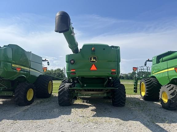 Image of John Deere S680 equipment image 4
