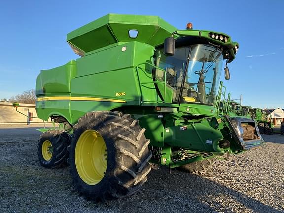 Image of John Deere S680 equipment image 3