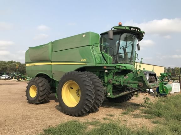 Main image John Deere S680