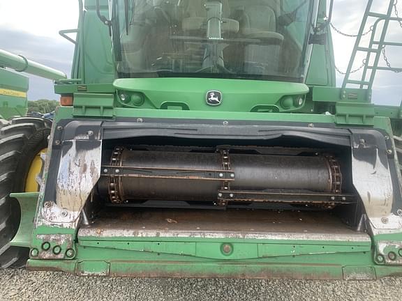Image of John Deere S680 equipment image 2