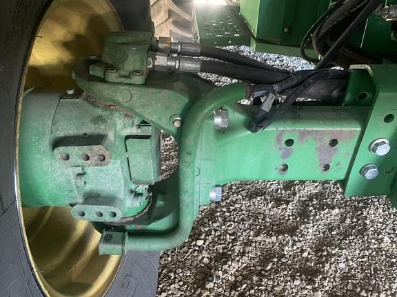 Image of John Deere S680 equipment image 3