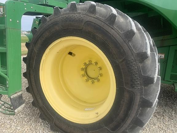 Image of John Deere S680 equipment image 4