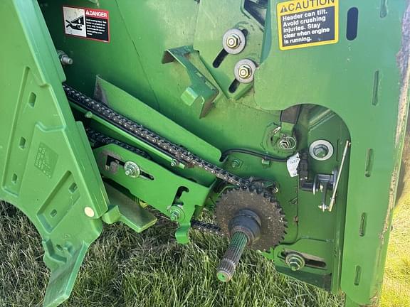 Image of John Deere S680 equipment image 4