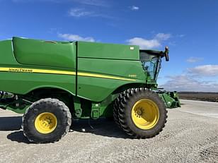 Main image John Deere S680 1