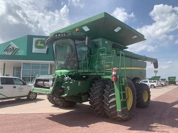 Main image John Deere S680
