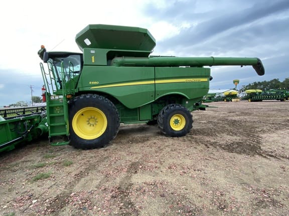 Main image John Deere S680
