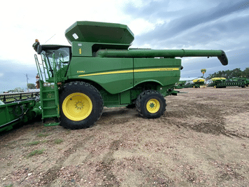 Main image John Deere S680