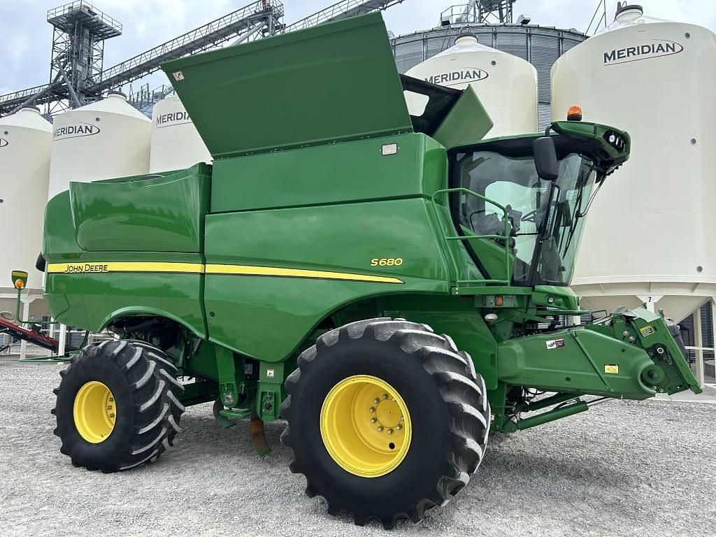 Image of John Deere S680 Primary image