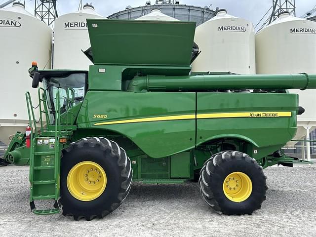 Image of John Deere S680 equipment image 2