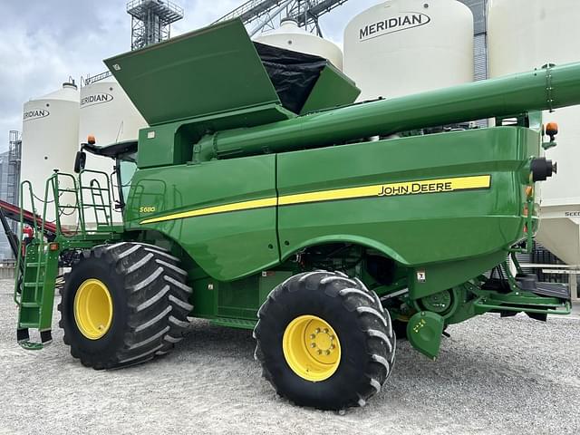 Image of John Deere S680 equipment image 4