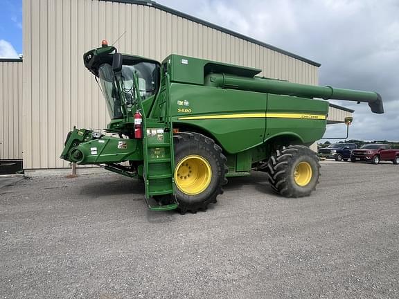 Image of John Deere S680 equipment image 1