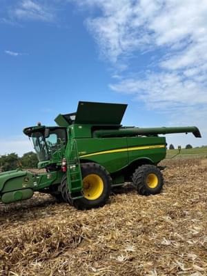 2013 John Deere S680 Image