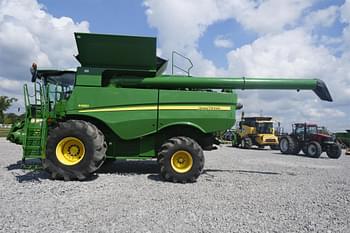 2013 John Deere S680 Equipment Image0