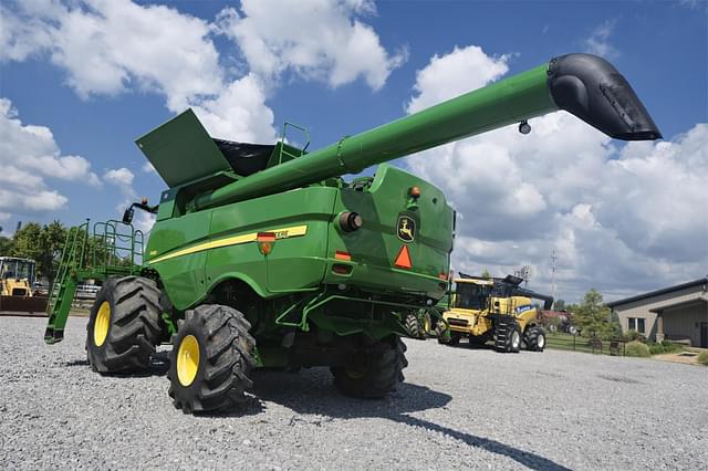 Image of John Deere S680 equipment image 4