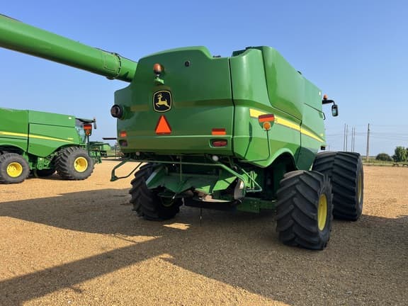 Image of John Deere S680 equipment image 3