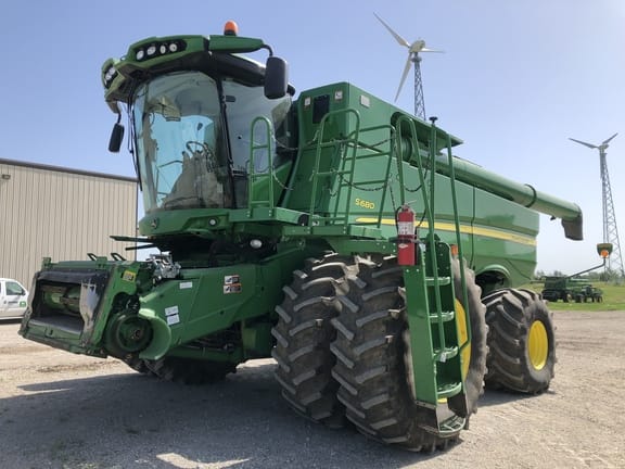 Main image John Deere S680