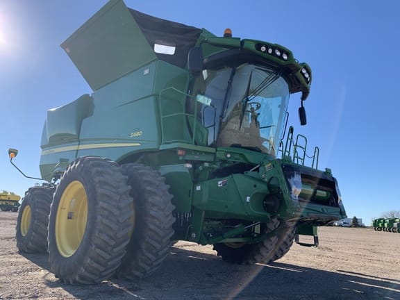 Main image John Deere S680