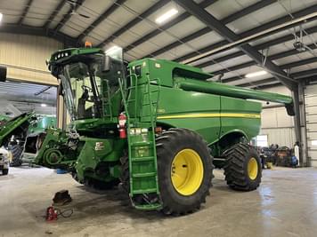 Main image John Deere S680