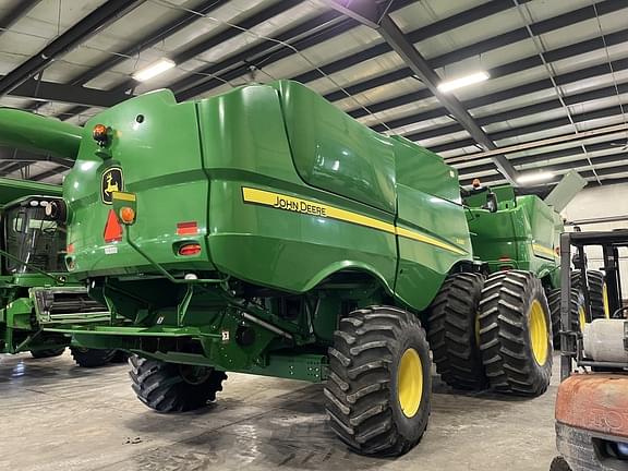 Image of John Deere S680 equipment image 3