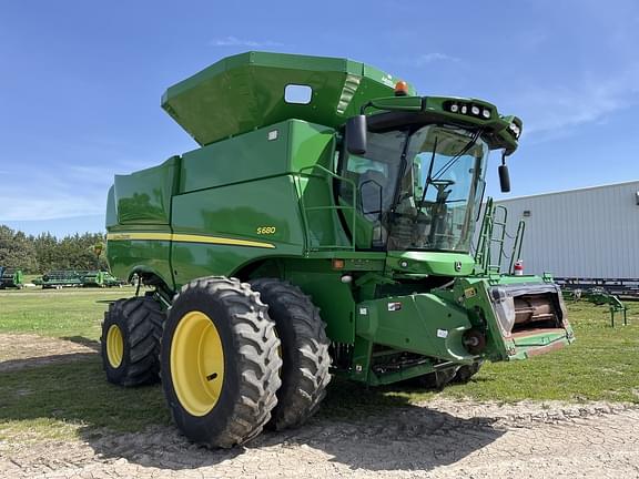 Image of John Deere S680 equipment image 1