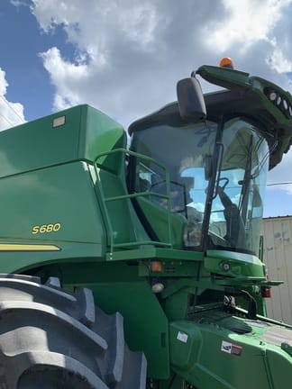 2013 John Deere S680 Equipment Image0