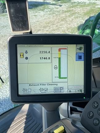 Image of John Deere S680 equipment image 4