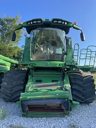 Image of John Deere S680 Primary image